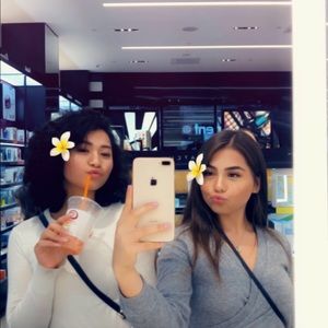 Meet your Posher, Julia